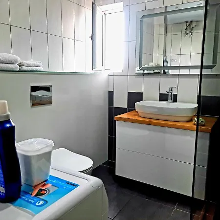 Promenade Apts * Sarandë